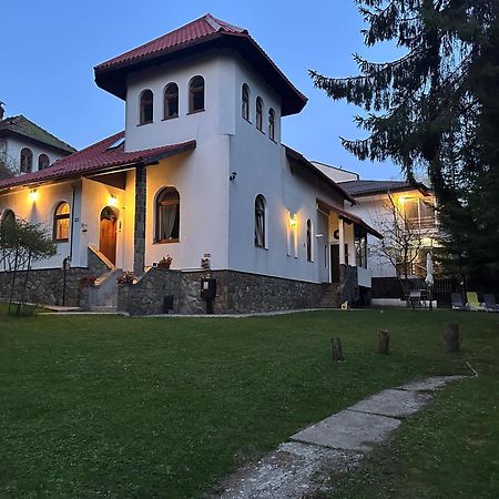 Green Yard Villa Predeal Exterior foto